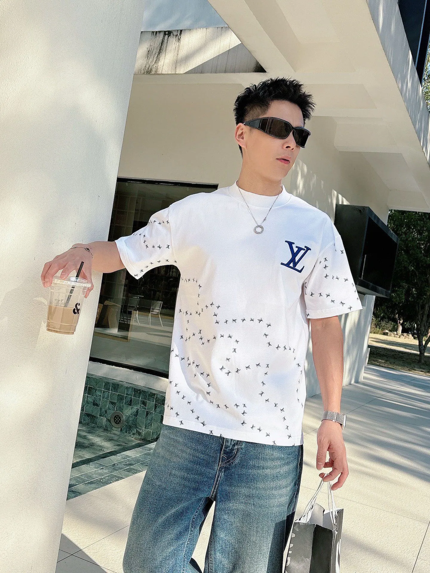 Louis Vuitton/